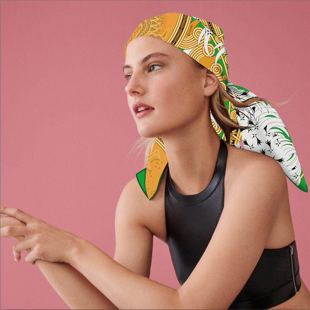 Triangle Silk Scarf Shawls Lux – Luxury Bags And Accessories Bewertung und Preis