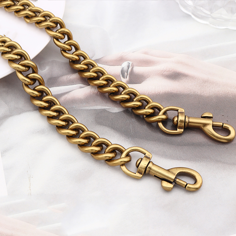 Aluminum chain strap bag silve – Luxury Bags With Silver Hardware Bewertung und Preis