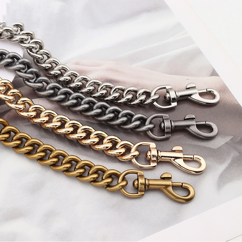 Aluminum chain strap bag silve – Luxury Bags With Silver Hardware Bewertung und Preis