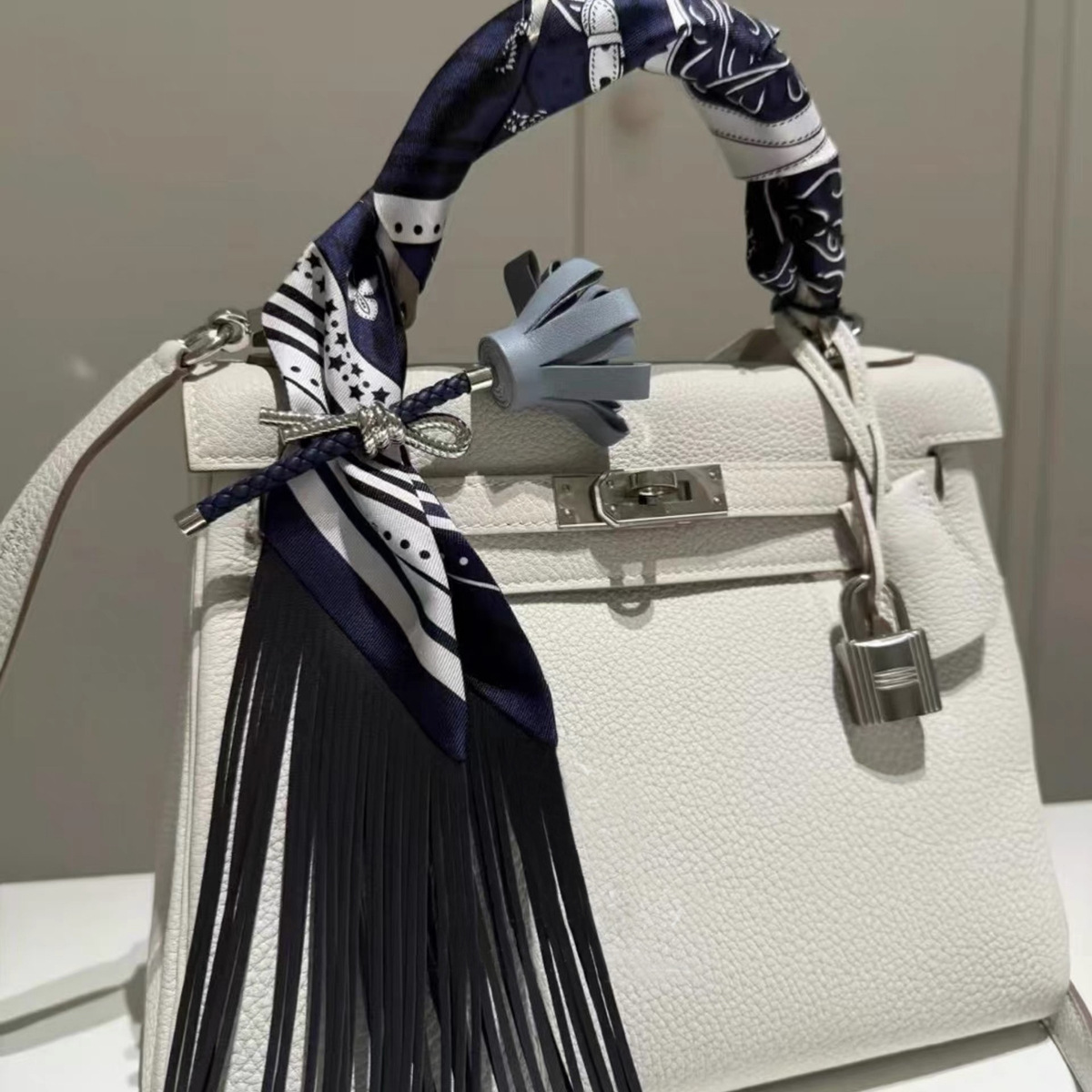 Faux Leather Fringe Tassel Sca – Luxury Bags And Accessories Bewertung und Preis