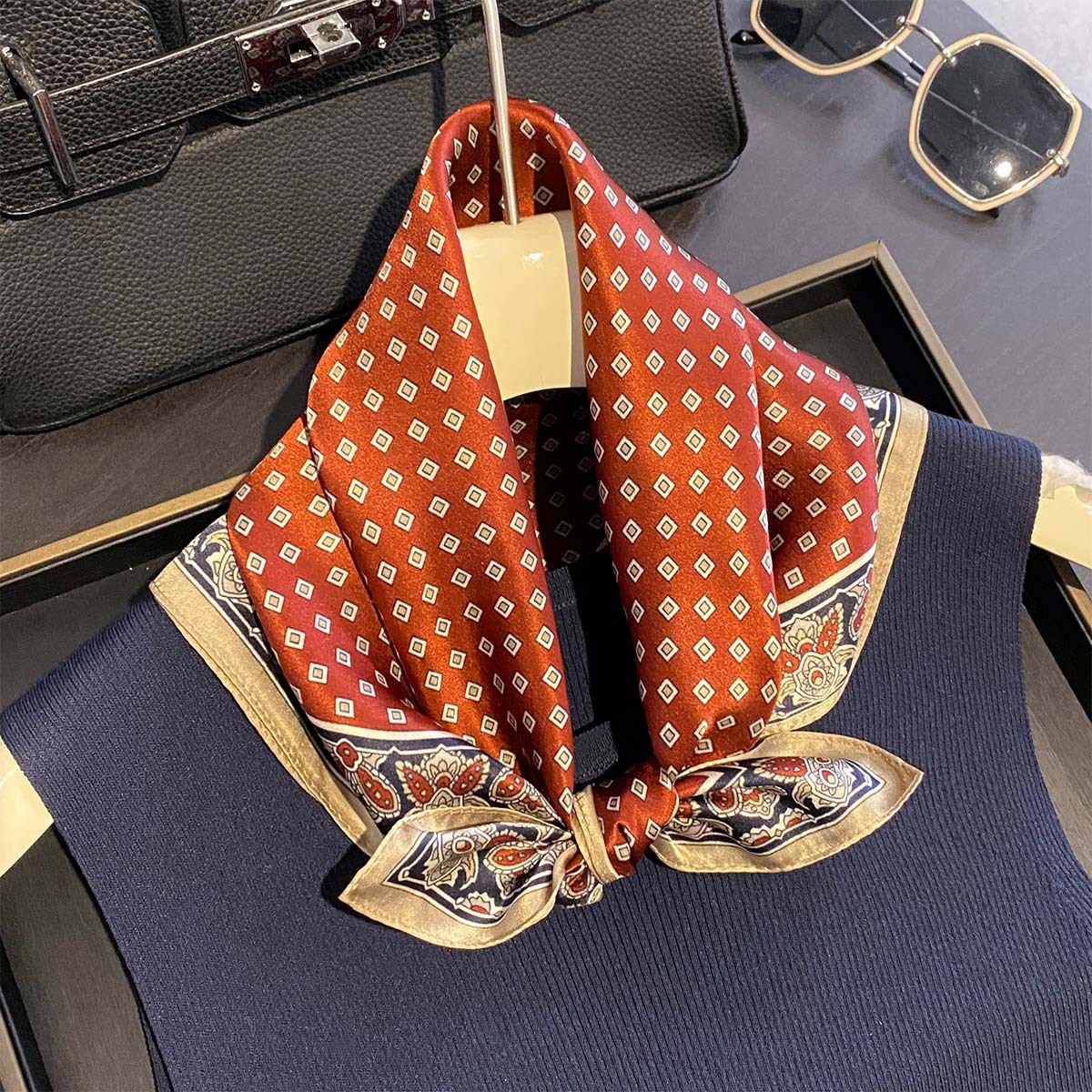 Luxury 100% Pure Silk Square S – Luxury Bags And Accessories Bewertung und Preis