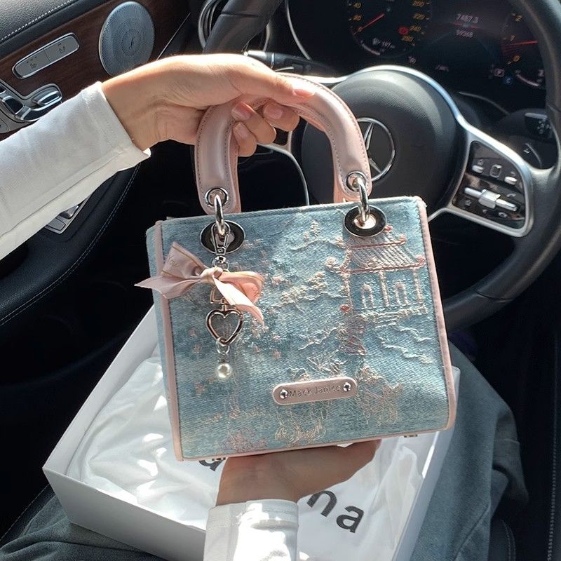 High Value Light Luxury Contra – Luxury Bags Levels Bewertung und Preis