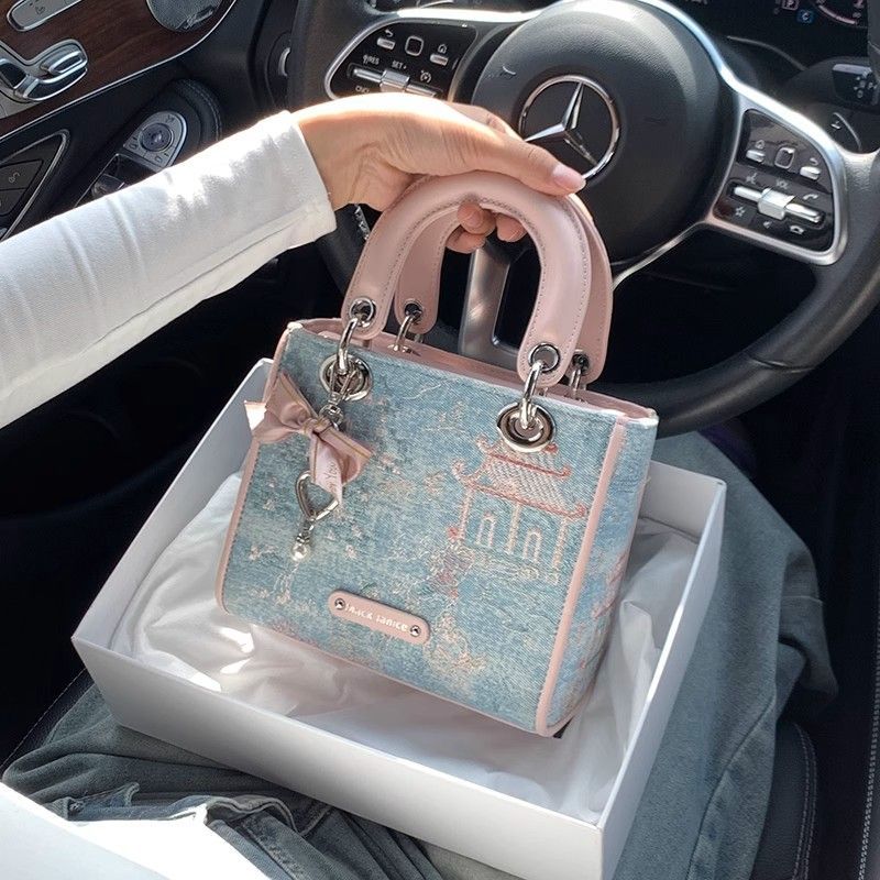 High Value Light Luxury Contra – Luxury Bags Levels Bewertung und Preis
