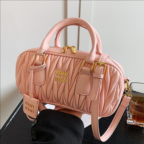 Ruched Pillow Bag, 2026 Textur – Luxury Bags Dior Bewertung und Preis