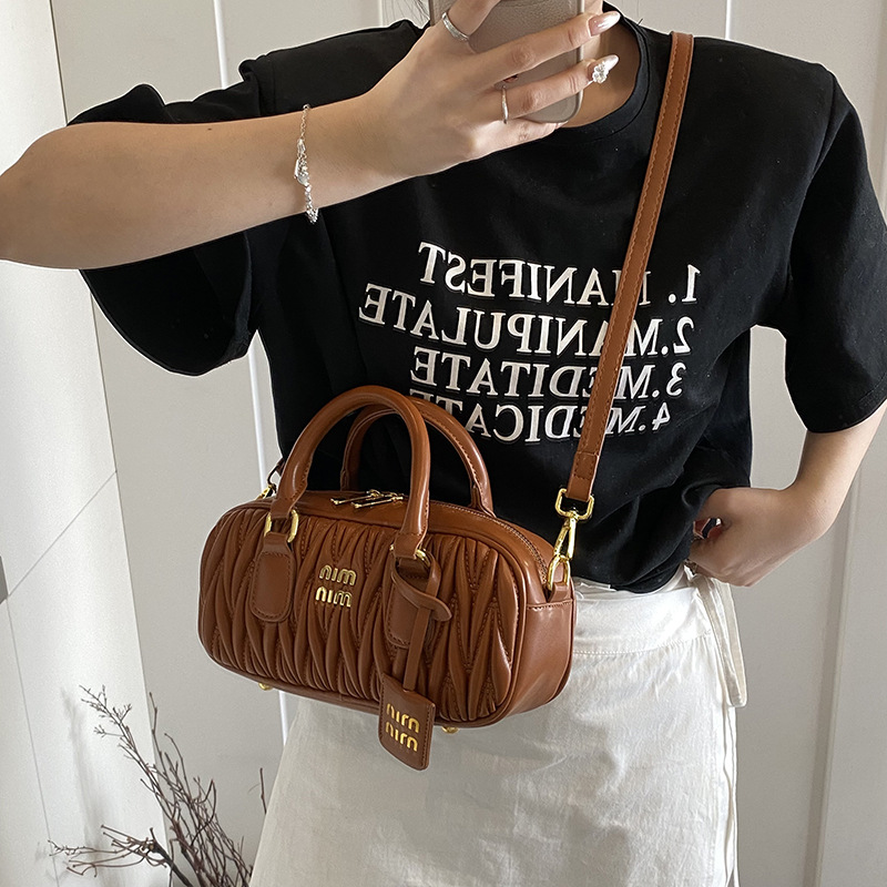 Ruched Pillow Bag, 2026 Textur – Luxury Bags Dior Bewertung und Preis