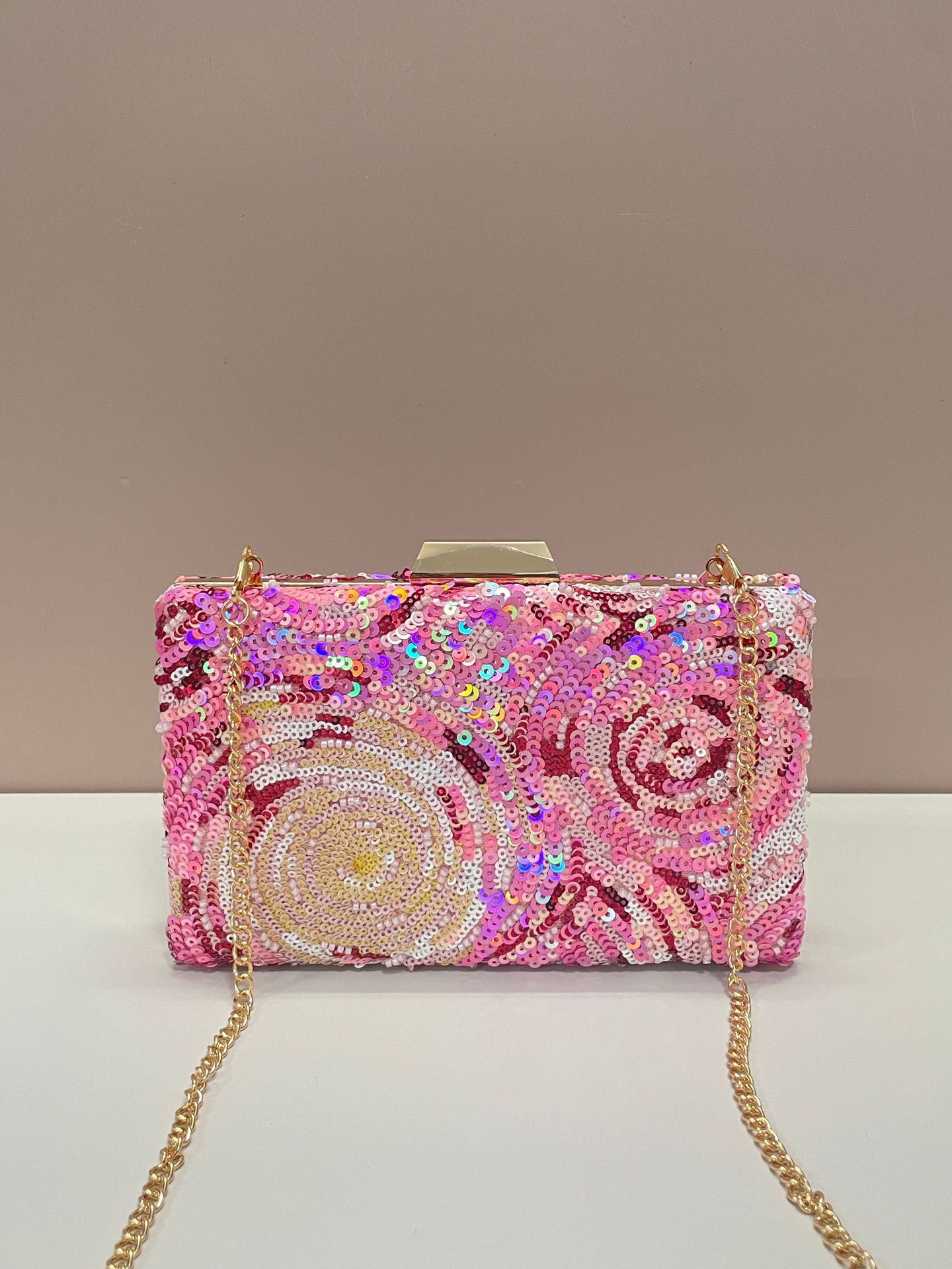 Pink Dinner Bag, Quiet Luxury  – Luxury Bags Quiet Bewertung und Preis