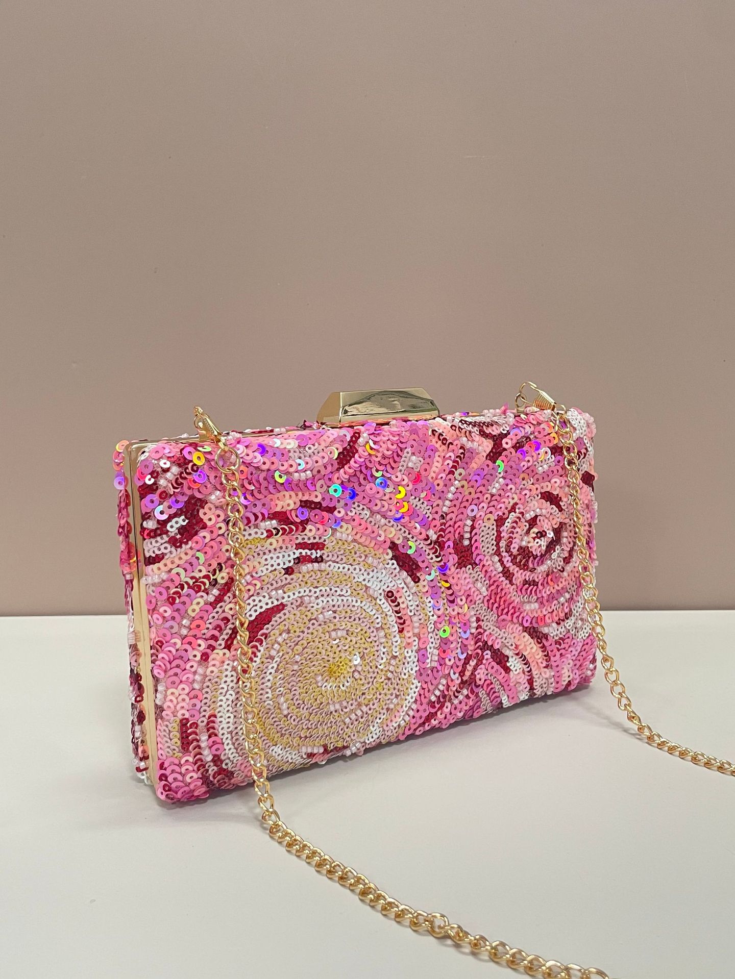 Pink Dinner Bag, Quiet Luxury  – Luxury Bags Quiet Bewertung und Preis