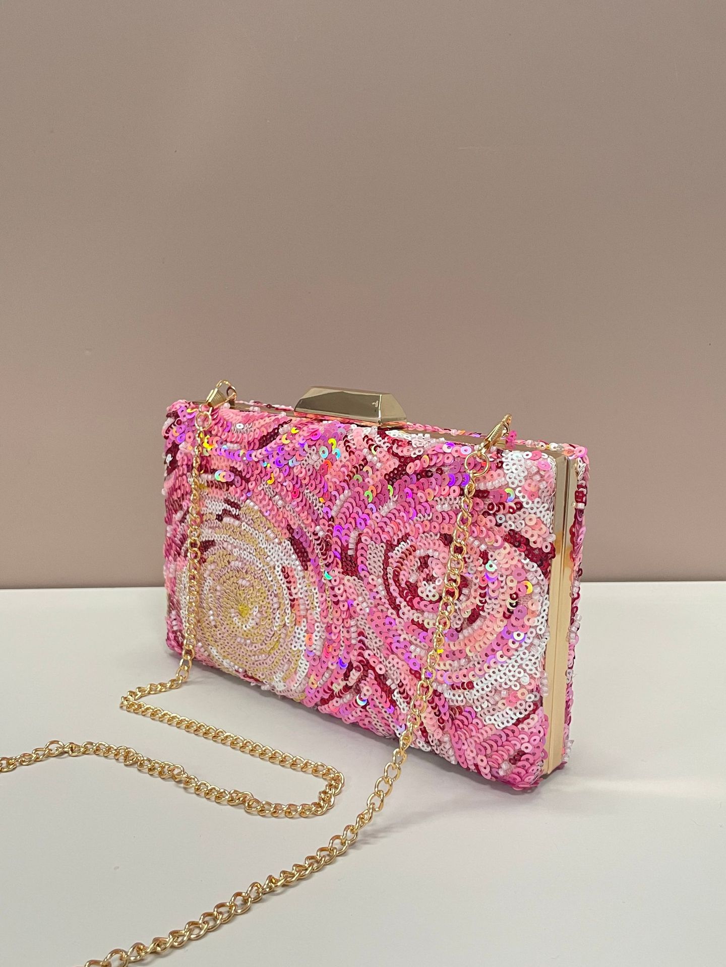 Pink Dinner Bag, Quiet Luxury  – Luxury Bags Quiet Bewertung und Preis