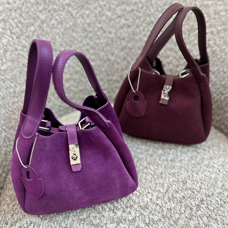 Luxury Suede Bucket Bag With S – Luxury Bags With Silver Hardware Bewertung und Preis