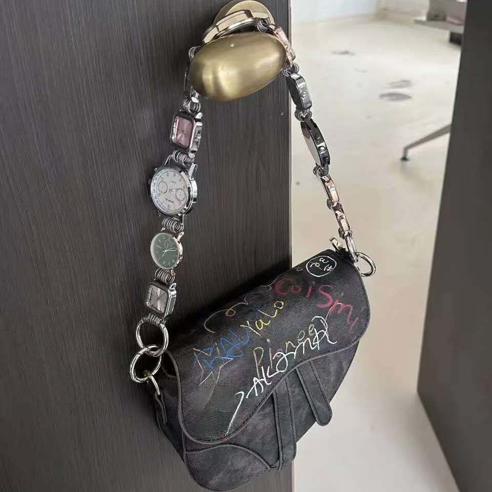 Cool Hand-Drawn Graffiti Heavy – Luxury Bags Dior Bewertung und Preis