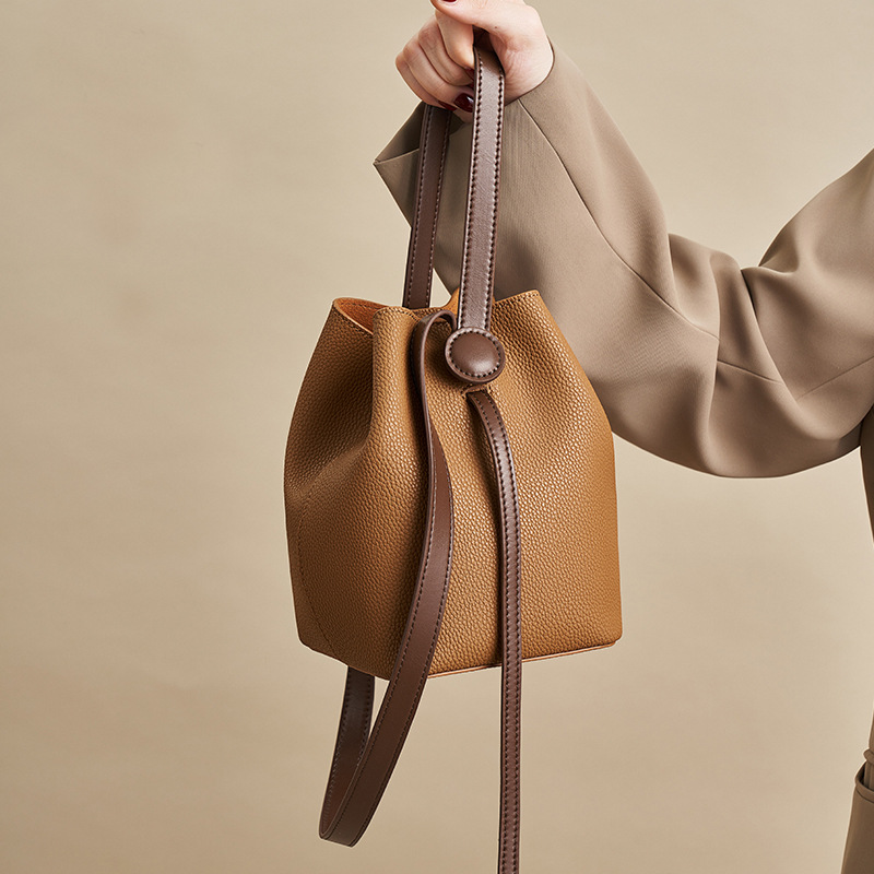 Classic Women's Water Bucket H – Luxury Bags Levels Bewertung und Preis