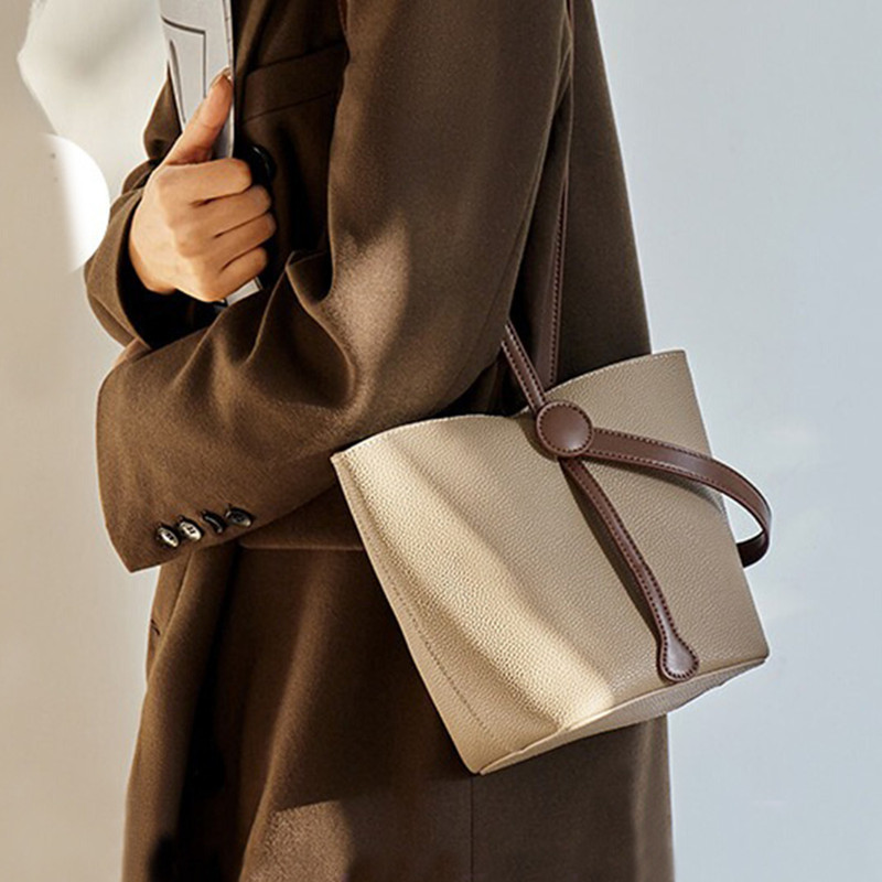 Classic Women's Water Bucket H – Luxury Bags Levels Bewertung und Preis